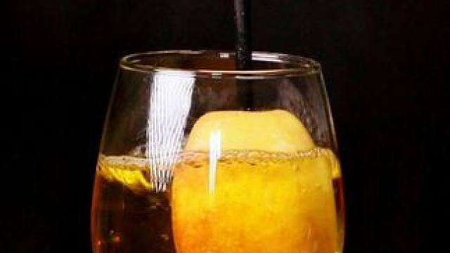 想要培养孩子数理化思维和求知欲的家长们，推荐给他看这套漫画物理化学，打下数理化基础#儿童百科#好书大