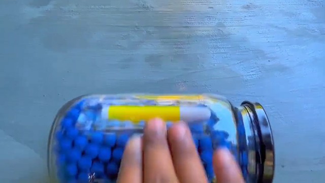 楼梯滚瓶子爆破解压时刻