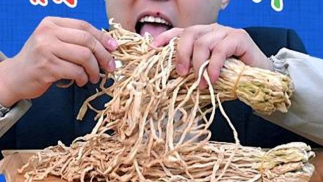 南方的小伙伴吃过蔫萝卜炒肉吗？ 