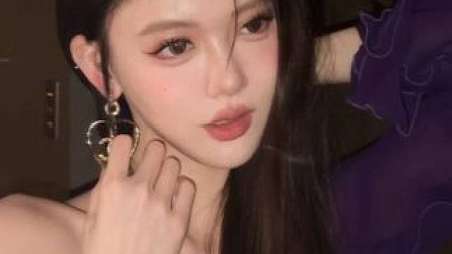 魔镜魔镜 #御姐 #氛围感 #今日妆容 #善意的竞争