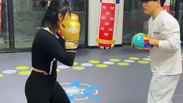 #拳击带你感受拳击的每一滴汗水与热血
#拳击#格斗#力量训练#运动精神