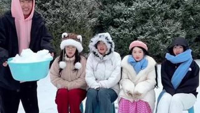 四选一挑战，哈哈有意思 #真会玩系列 #办公室游戏 #意想不到的结局