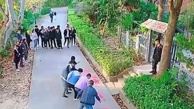 ﻿点击上方（红色按钮） 可看完整版 大结局太精彩了...《西瓜视频》，观看精彩后续《西瓜视频》，观看