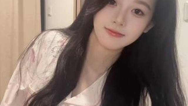 今天是睡衣冰子#甜妹 #扭一扭