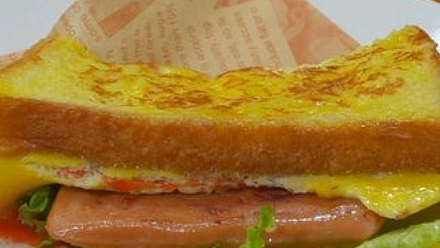 孩子连吃三天都吃不腻的早餐三明治做法非常简单 