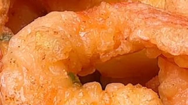 今天炸了一锅大虾，酥脆鲜香，比小苏肉还好吃 