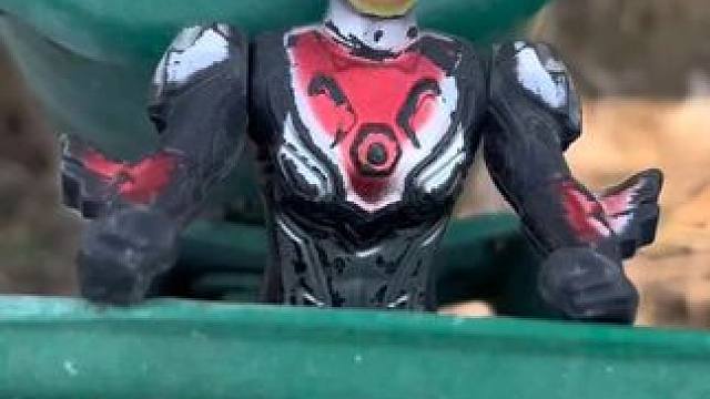 赛罗和格力乔奥特曼被怪兽欺负了#奥特曼玩具 #儿童玩具 #儿童乐趣