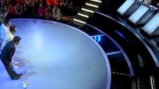 真实反映地铁现状引起全场共鸣，冯导调侃，丹丹大笑！ 