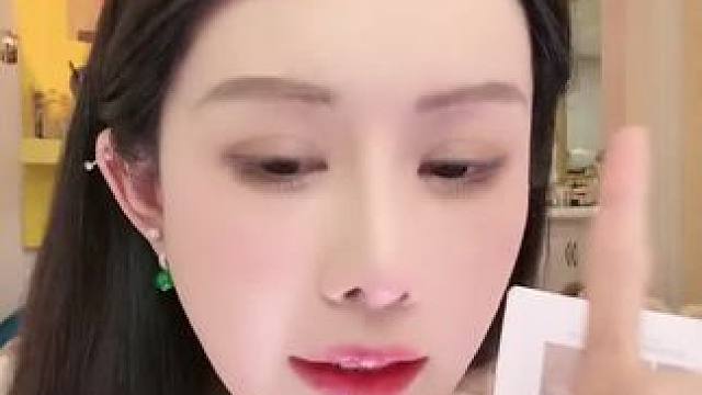 韦雪正在直播#神奇化妆术 #保养秘诀 #提亮祛黄 #彩妆教程 #韦雪