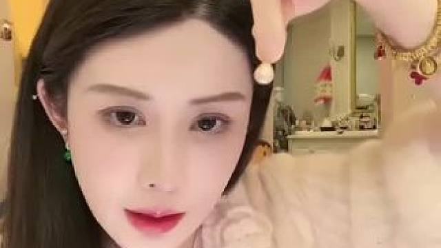 韦雪正在直播#妆教 #神奇化妆术 #底妆 #韦雪