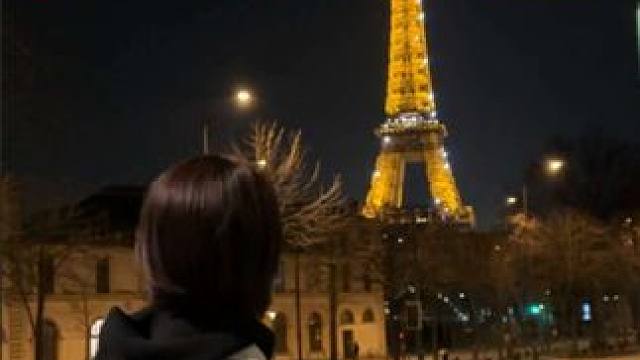 美丽的巴黎之夜，我们会邂逅怎样的浪漫故事？#巴黎时装周