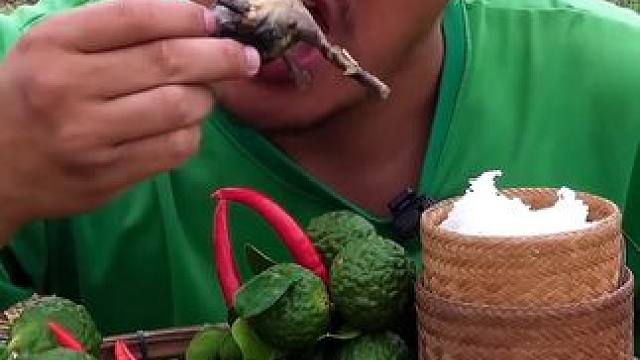 咖喱蛋蛋蛙 #美食 #泰国美食 #户外美食 #内容启发搜索