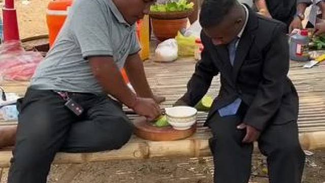 东南亚小土狗 和矮子 #我的农村生活 #农村美食记录生活 #我的乡野山居生活 #体验原生态美食的乐趣