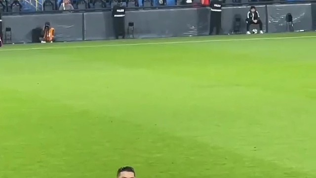 别说他强不强，起码他上场，就拿出无比端正的态度