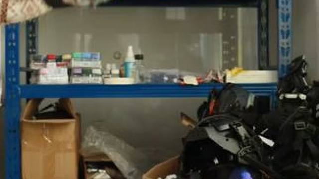 没有男生会拒绝这酷的袖剑吧~ #有男生会拒绝这个玩具吗 #酷炫