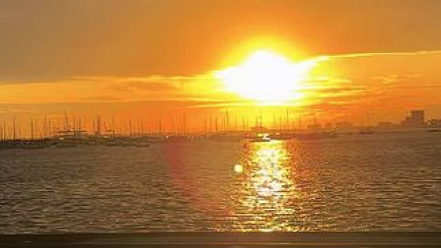 永远喜欢看日落 日落日出也太浪漫了吧
#日落 #我在人间贩卖黄昏 #旅行 #旅行推荐官