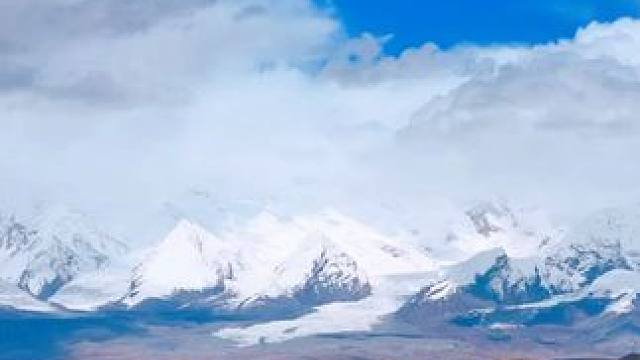 冰川是凝固的时光，慕士塔格的雪线是天空的刻度 #治愈系风景 #雪山 #旅行碎片  #风景 #新疆