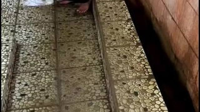 瓷砖强力清洁剂，解决反碱，发黑，发黄，铁锈等问题，厕所清洁的好帮手！