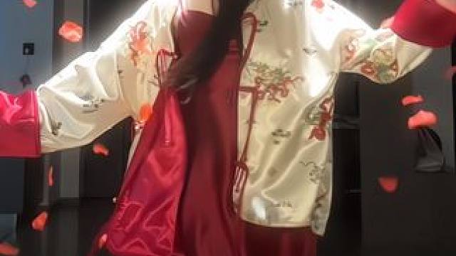 “我在等你 下完这场雨～” 