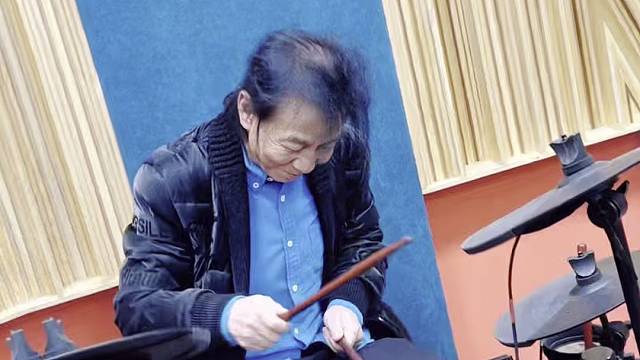 在不疯狂就老了