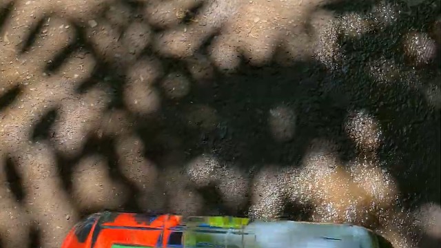 楼梯滚瓶子爆破解压时刻