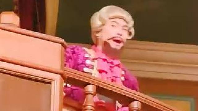 他对工作的热情，好像海绵宝宝对蟹堡王的热情 #大表哥  #治愈  #广州  #大表哥在迪士尼工作的九