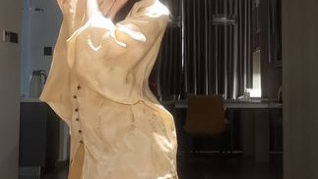 你像绝世牡丹遗落画轴里 #洛春赋 #春天穿什么 #氛围感 #国风