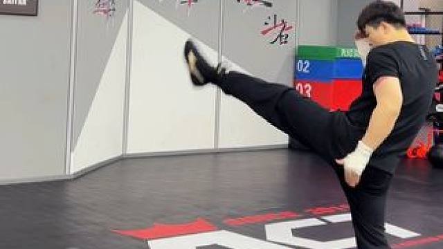 比天赋更重要的是每天的选择，有人天生身体素质好，有人起点更高但决定最终高度的，是你每天选择继续还是放