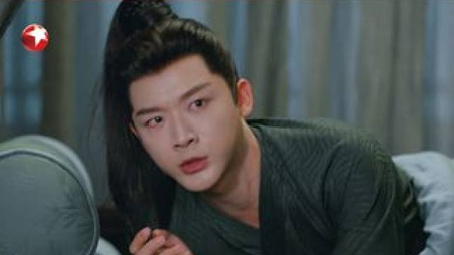 余七见甄珩和姜似还很谈得来，有些吃醋，想尽办法阻止两个人的交谈……#景甜  #张晚意  #东方卫视似