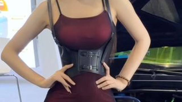 老肩巨滑#车展现场 #模特之家