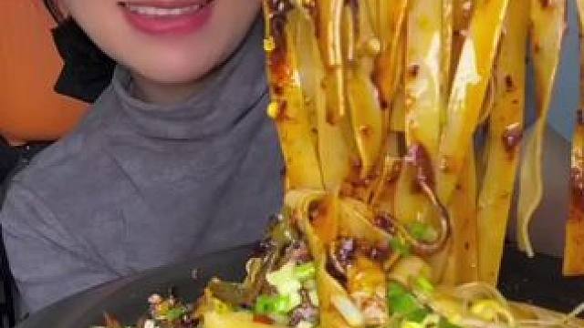 #美食分享 #抄手 #大口吃面过瘾