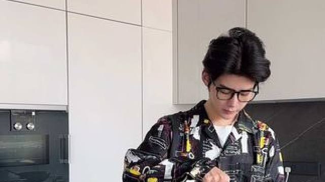 躺着好呀 躺着一天就过了 #日常vlog #老鼠人 #真实还原 #我的生活日记