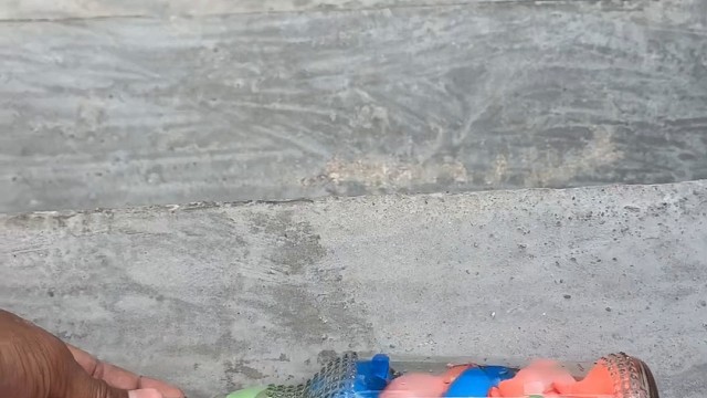 楼梯滚瓶子爆破解压时刻