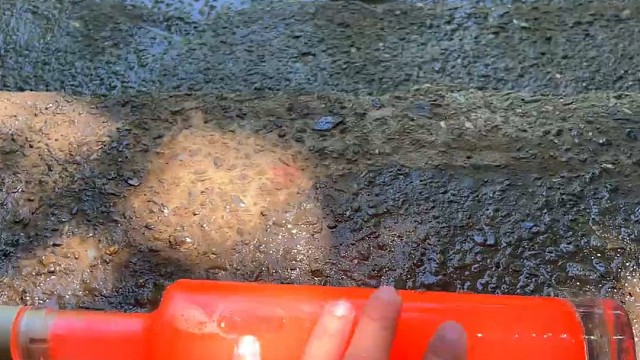 楼梯滚瓶子爆破解压时刻