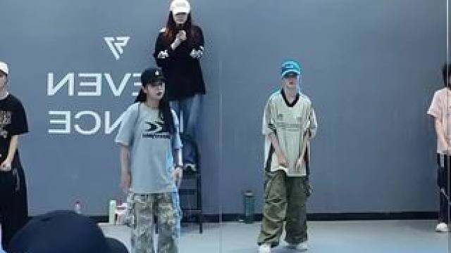 跳舞的时候会掉帽子 慌得一批#日常练舞记录 #今日分享 #练舞打卡 #编舞 #hiphop