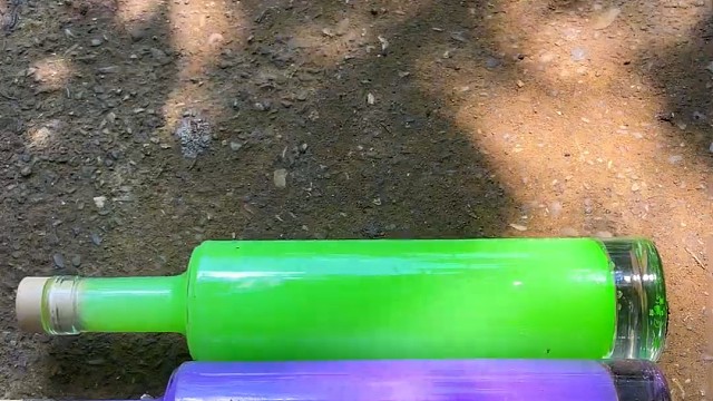 楼梯滚瓶子爆破解压时刻