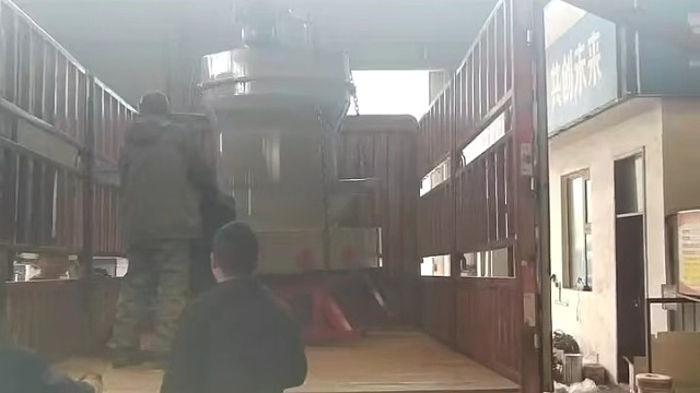 3r2615雷蒙磨粉机厂家，磨辊，磨环，铲刀，立轴座，梅花架，小型石灰岩研磨机，煤块打粉机，钢渣制粉