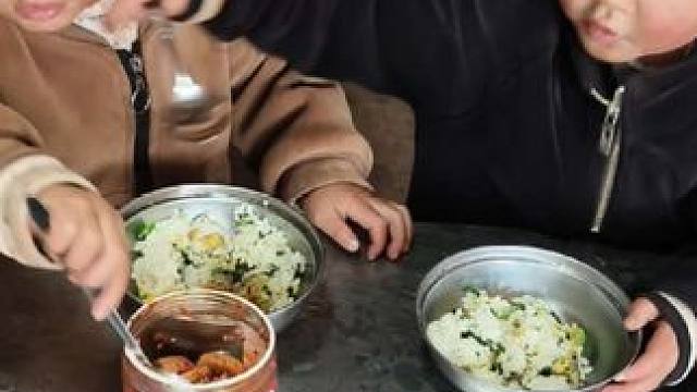 今天用鸡蛋炒苦菜吃。#我家小吃货