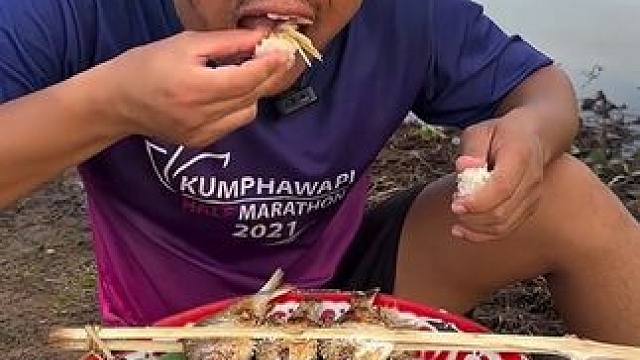 香米饭酸辣木瓜丝️烤河鱼 #泰国美食 #户外美食 #内容启发搜索 #美食