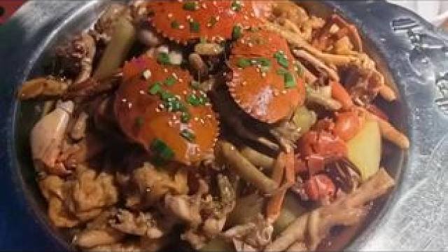 今天又来三亚好评榜的赖胖子吃鸡翅煲，每月必吃一次。现19.9元团购，有特惠果汁8选1或酸梅汁1扎，左