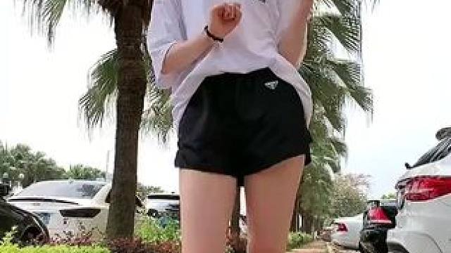 #街拍美女 #车模小姐姐 #街拍小姐姐穿搭 #车展美女 #车展