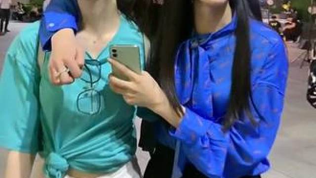 #街拍小姐姐穿搭 #小姐姐们 #车模小姐姐 #清纯 #车展美女