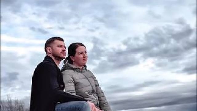 情侣海边创意自拍技巧分享 #日常vlog #内容启发搜索 #一起去春游 #抓拍美好瞬间 #创作者伙伴