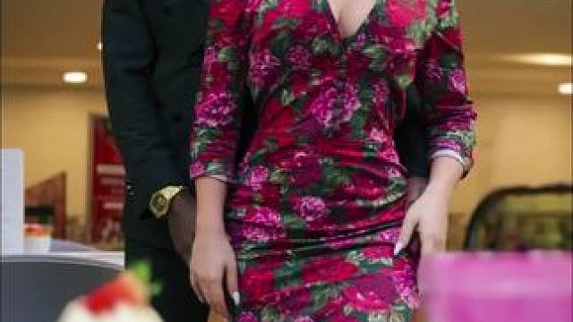 美食店情侣自拍摆姿势技巧 #内容启发搜索 #创作者伙伴计划 #情侣拍照姿势 #vlog日常 #拍照技