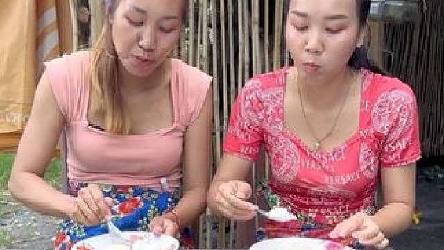 两姐妹‍♀️做春天的第一道美食 #内容启发搜索 #萤火计划 #农村