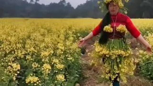 山卡卡里的农村大(姐学费了开直播每天收获满满您还在恐播怕播不敢开播开播了不知说什么吗#记录真实生活 