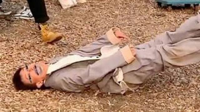 亲是别人亲的，打也是别人打的#搞笑 #看一遍笑一遍 #万万想不到