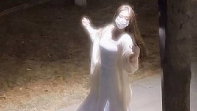 原来 那不是我的月亮 可是真的照亮了我好久 …#氛围感  #我当然知道那不是我的月亮 #舞蹈