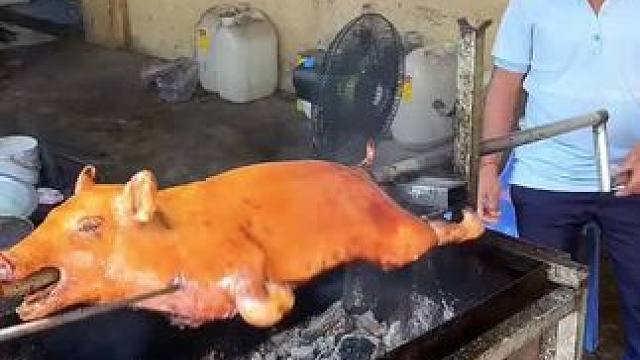 烤乳猪 #东南亚美食 #我的农村生活 #舌尖上的美食 #农村美食记录生活 #我的乡野山居生活