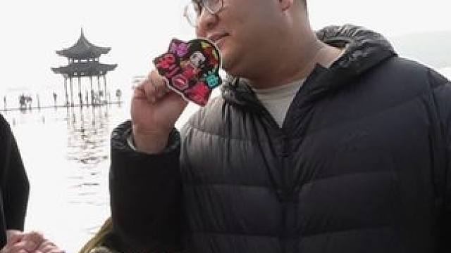 年轻人第一辆车买新车还是二手车？ 如果是你会买什么车呢？#内容过于真实 #街头采访 #汽车 #买车那